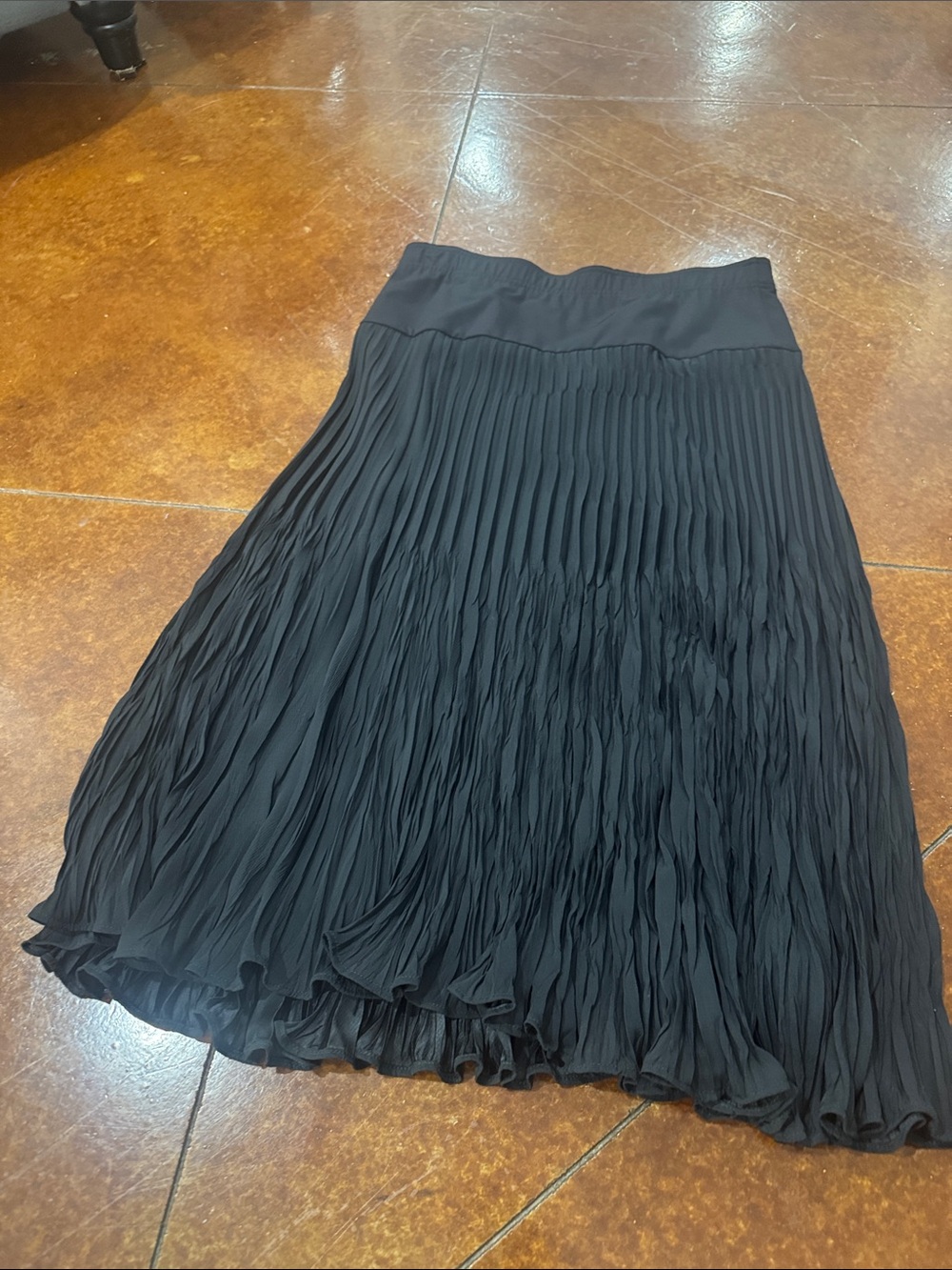 Women's Black Pleated Midi Skirt - Elegant Flowing Silhouette